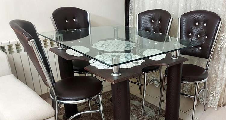 راهنمای تمیز کردن میز و صندلی ناهارخوری